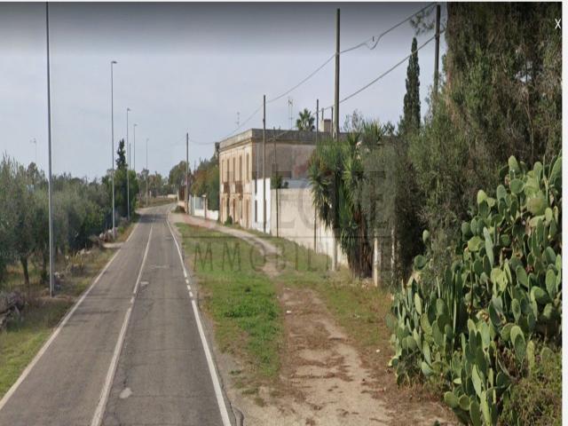 Case - Dimora d'epoca con terrazzi a livello e terreno di pertinenza - arnesano (le)