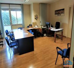 Case - Zona picone - ufficio di circa 180 mq con  doppio ingresso