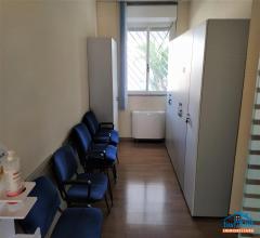 Case - Zona picone - ufficio di circa 180 mq con  doppio ingresso