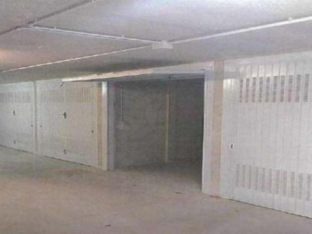 Case - Garage - via arconate 73 e 79