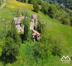 Case - Antico casale panoramicissimo con 22 ettari di terreno