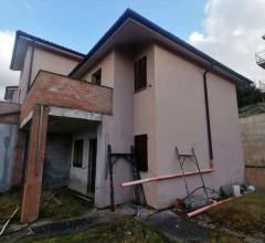 Case - Edificio plurifamiliare costituito da sei villette a schiera