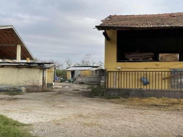 Case - Fondo agricolo - localita' cascina padregnana, 2