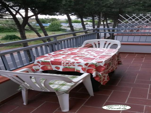 Case - Monolocale con terrazzo vista mare 100 mt dalla spiaggia .