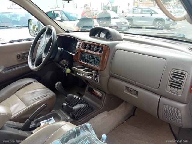 Auto - Mitsubishi pajero 2.5 tdi canvas-top gl