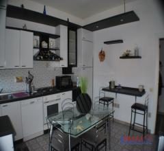 Case - Rosignano solvay - appartamento con tre camere e garage