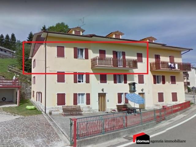 Case - Tonezza del cimone: ampio bicamere panoramico in piccolo contesto