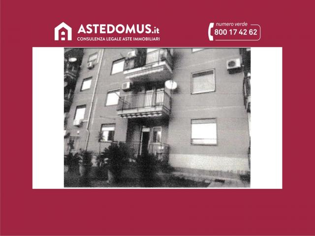 Case - Appartamento 5 vani al piano terra in condominio