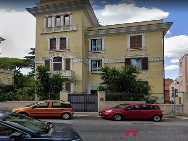 Case - Appartamento e posto auto viale vaticano n° 79-80 roma