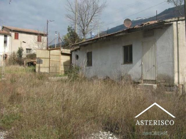 Rustico con terreno - frazione capodacqua - via della cannella - assisi (pg)