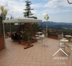 Case - Albergo e discoteca - viale della vittoria, n. 7 - montefalco (pg)