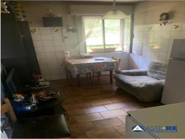 Case - Negozio e due appartamenti in via r. beneventi n. 21 e 25, lama mocogno (mo) fraz. borra -