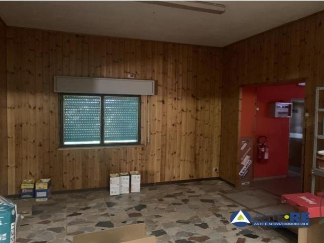 Case - Negozio e due appartamenti in via r. beneventi n. 21 e 25, lama mocogno (mo) fraz. borra -