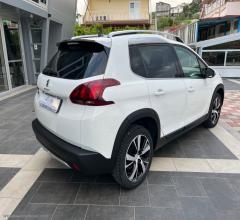 Auto - Peugeot 2008 bluehdi 100 allure