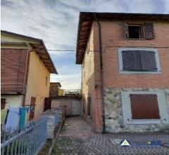 Case - Appartamento  p.2 in via faloppie 189, savignano sul panaro