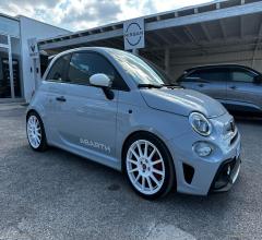 Auto - Abarth 695 1.4 turbo t-jet 180 cv esseesse