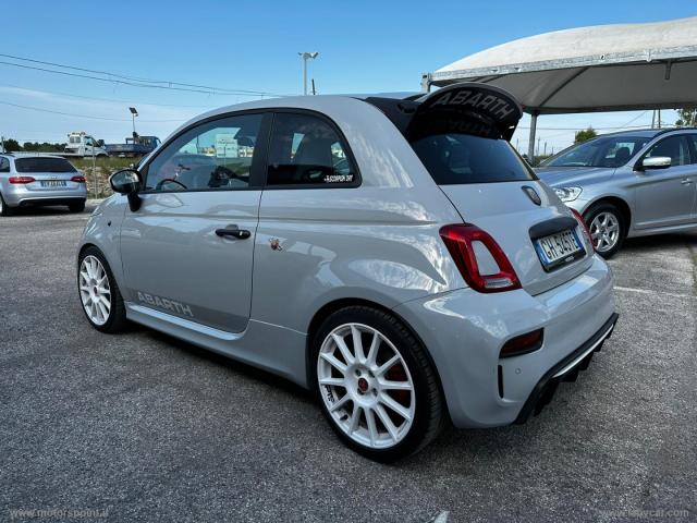 Auto - Abarth 695 1.4 turbo t-jet 180 cv esseesse