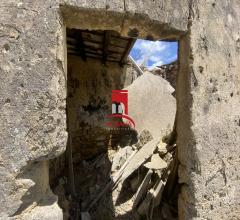 Case - Porzione di baglio rurale da ristrutturare