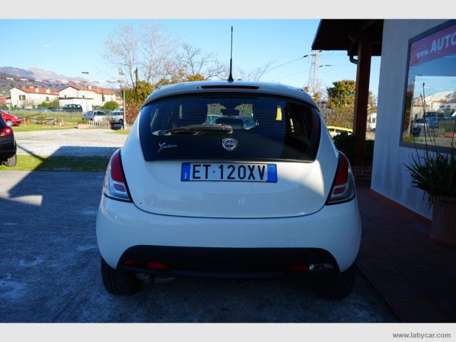 Auto - Lancia ypsilon 1.2 69 cv 5p. silver