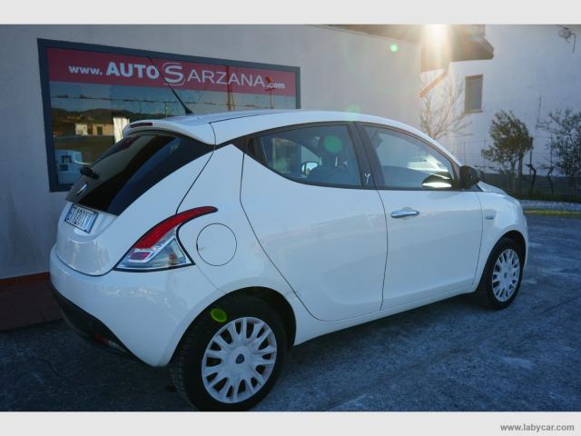 Auto - Lancia ypsilon 1.2 69 cv 5p. silver