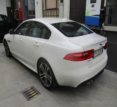 Auto - Jaguar xe 2.0 d turbo 180 cv aut. r-sport