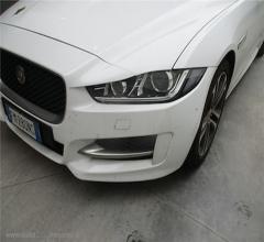 Auto - Jaguar xe 2.0 d turbo 180 cv aut. r-sport