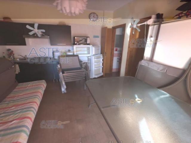 Case - Appartamento con terrazzo e corte esterna