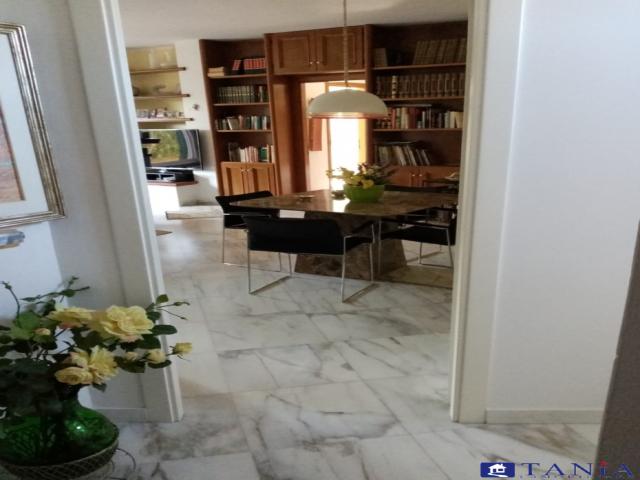 Appartamenti in Vendita - Villa con grande giardino a marina di carrara rif 4167