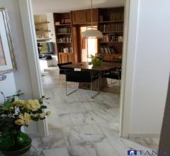 Appartamenti in Vendita - Villa con grande giardino a marina di carrara rif 4167