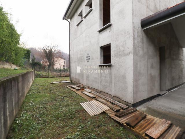 Case - Villa singola in vendita a oggiono