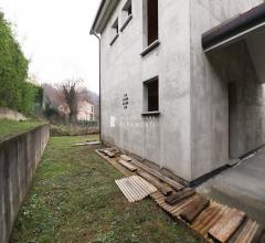 Case - Villa singola in vendita a oggiono