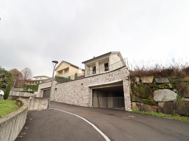 Case - Villa singola in vendita a oggiono