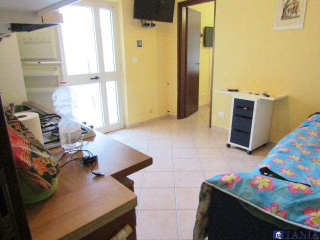 Case - Casetta terra tetto con ingresso indipendente a marina di carrara rif 4095