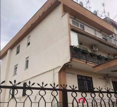 Case - Appartamento in via renato massa (rm)