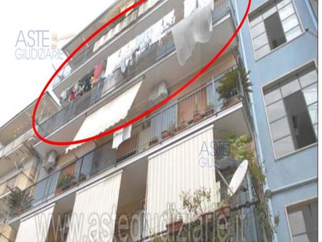 Case - Appartamento piano terzo con balcone