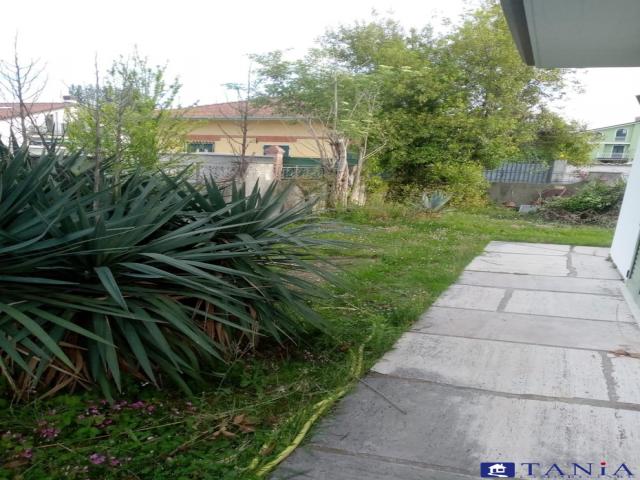 Case - Casa singola in vendita a marina di carrara rif aa4179