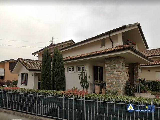 Villa - via di mezzo 226