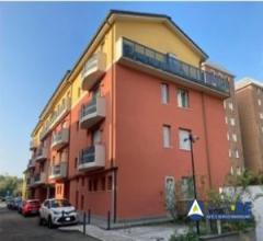 Case - Appartamento al p.3 in via emilia est n. 343, modena