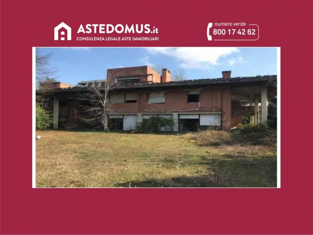 Case - Villa e appartamento in stato di abbandono