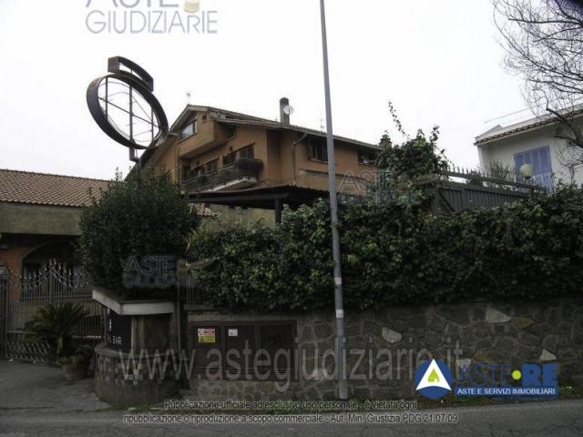 Case - Alberghi e pensioni - via frascati n.254