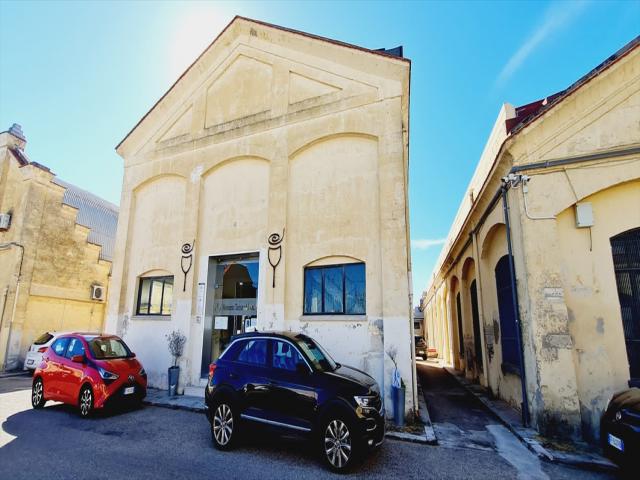 Appartamenti in Vendita - Ufficio in affitto a bari quartierino