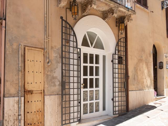 Appartamenti in Vendita - Locale commerciale in vendita a chieti centro storico