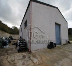Case - Magazzino agricolo con terreno