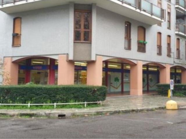 Fabbricati commerciali - via volturno, 80 Case - Fabbricati commerciali - via volturno, 80