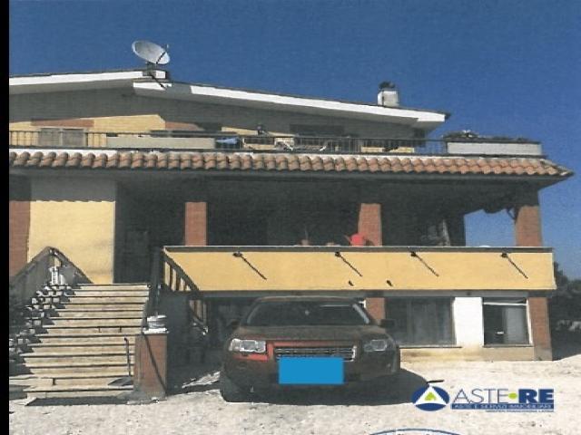 Abitazione in villini - via peccia 4 Case - Abitazione in villini - via peccia 4