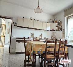 Case - Villa con giardino a corbetta