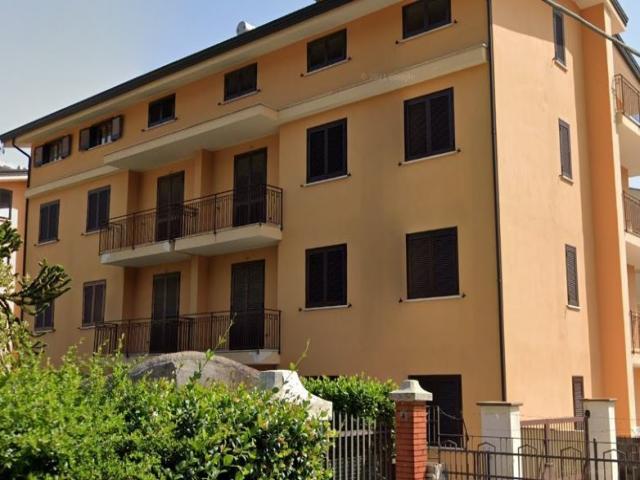 Case - Appartamento al piano primo con balconi