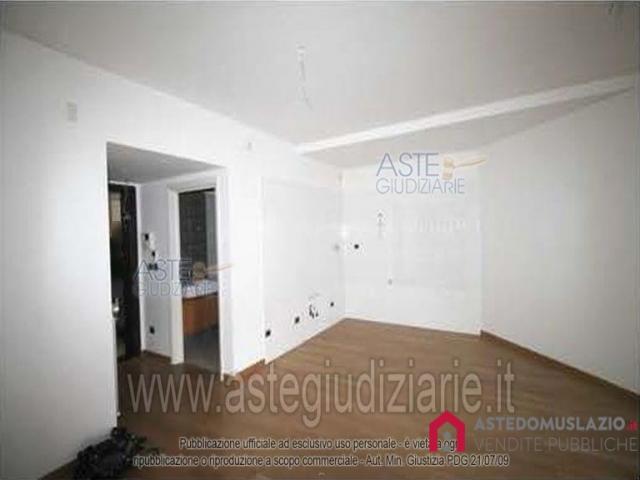 Case - Appartamento via portuense n° 101 roma
