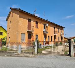 Case - Milano 20 minuti casa semi-indipendente 3 locali e servizi