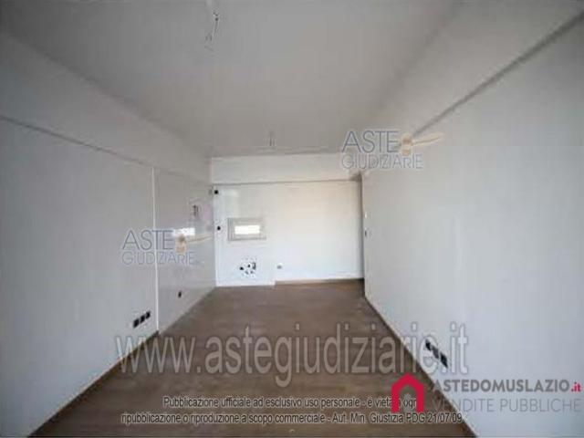 Case - Appartamento via portuense n° 101 roma 8° piano